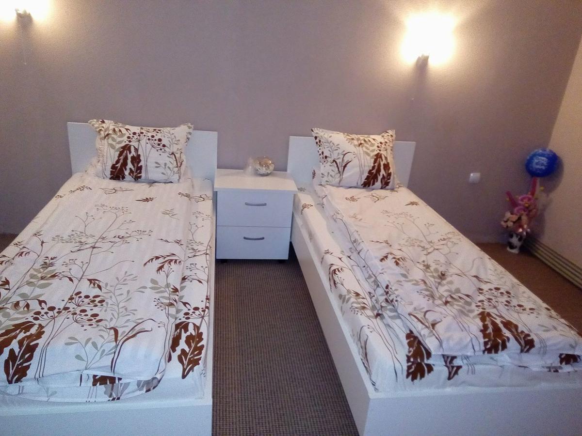 Kafana "Kaj Zoki" Bed & Breakfast Probistip Ngoại thất bức ảnh